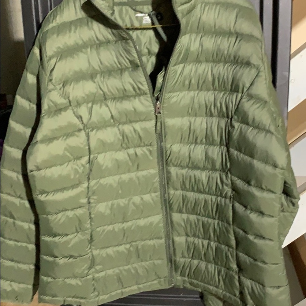 Men's Lightweight Water-Resistant Puffer Jacket